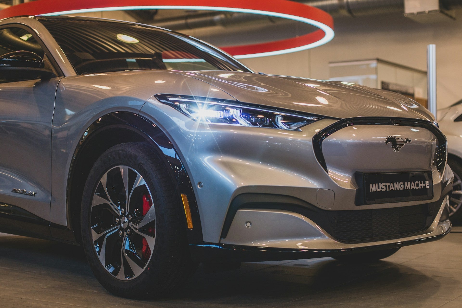 Tesla Model Y vs. Ford Mustang Mach-E: A Comprehensive Comparison