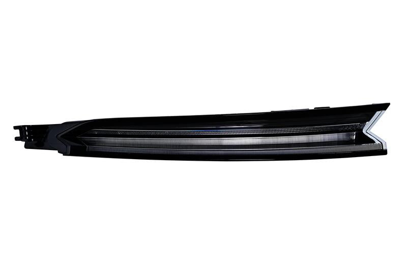 HELLA Tail Light Assembly - 015386581