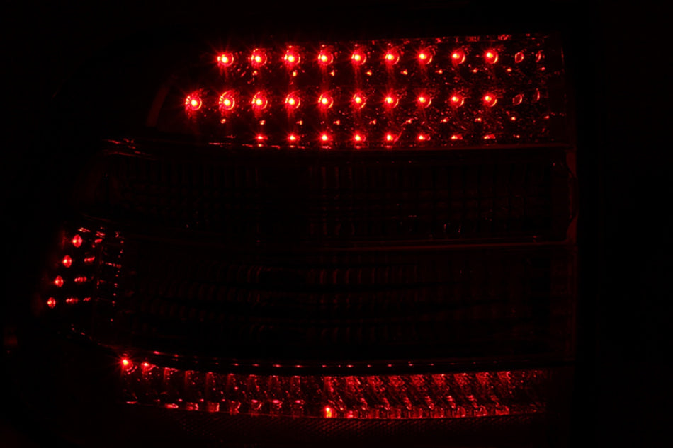 Tail Light Assembly For 2003-2006 Porsche Cayenne 321170