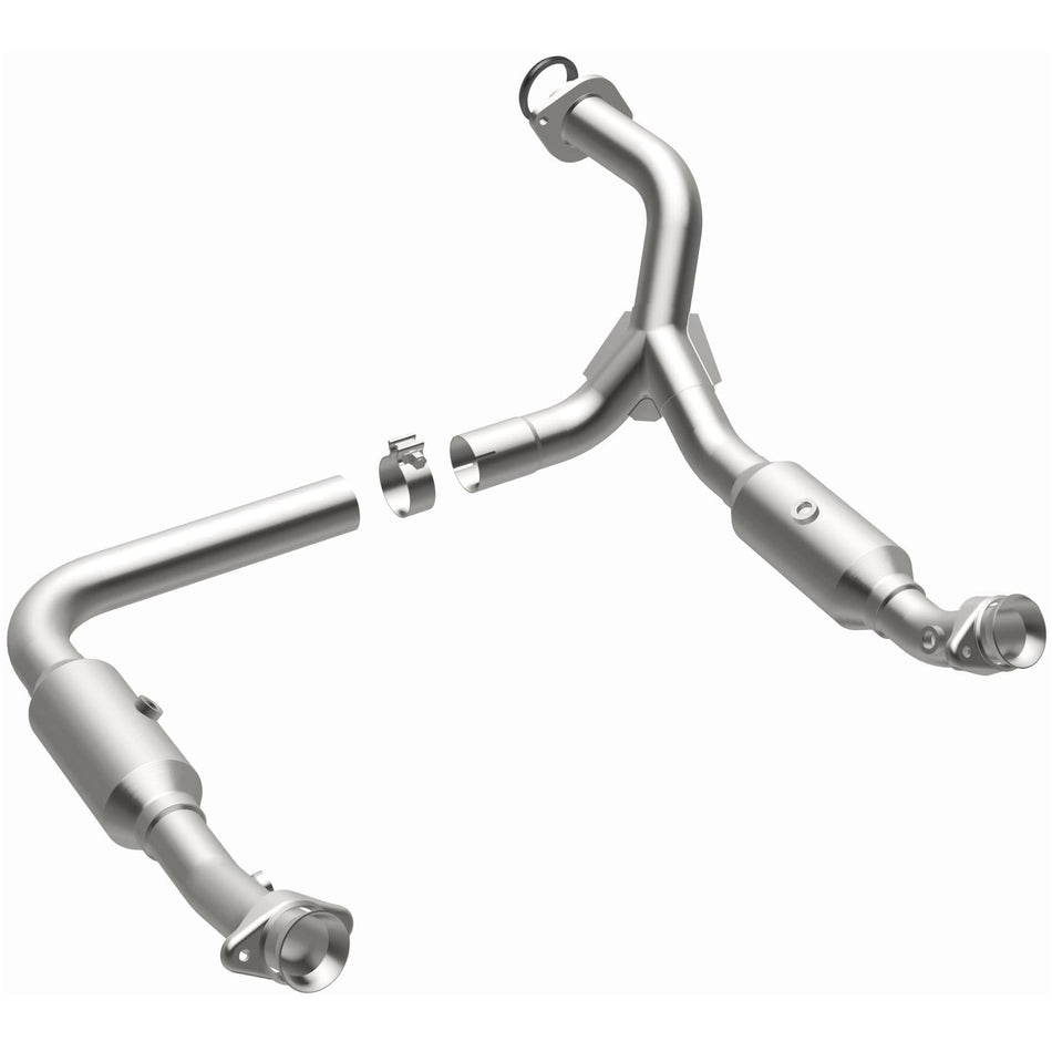 MagnaFlow Direct-Fit California Grade Catalytic Converter - 5551672