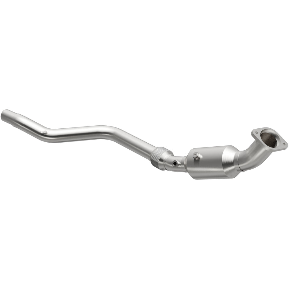 MagnaFlow Direct-Fit California Grade Catalytic Converter - 5561140