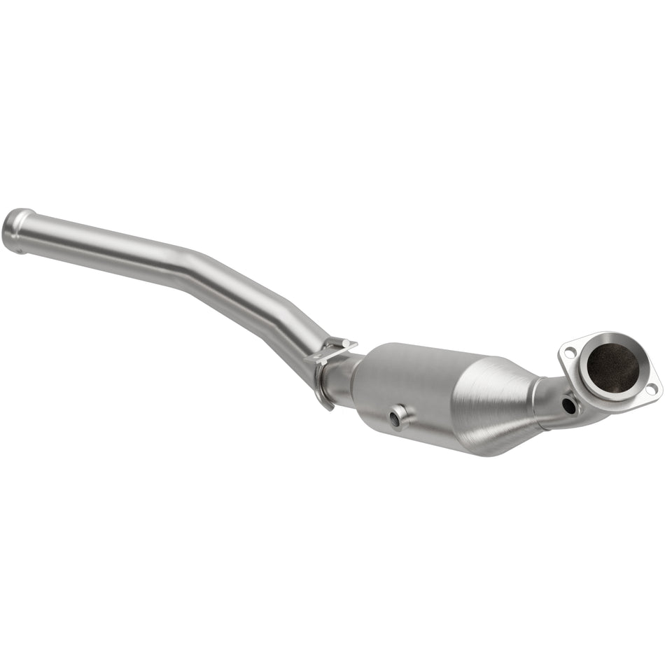 MagnaFlow Direct-Fit California Grade Catalytic Converter - 5561172